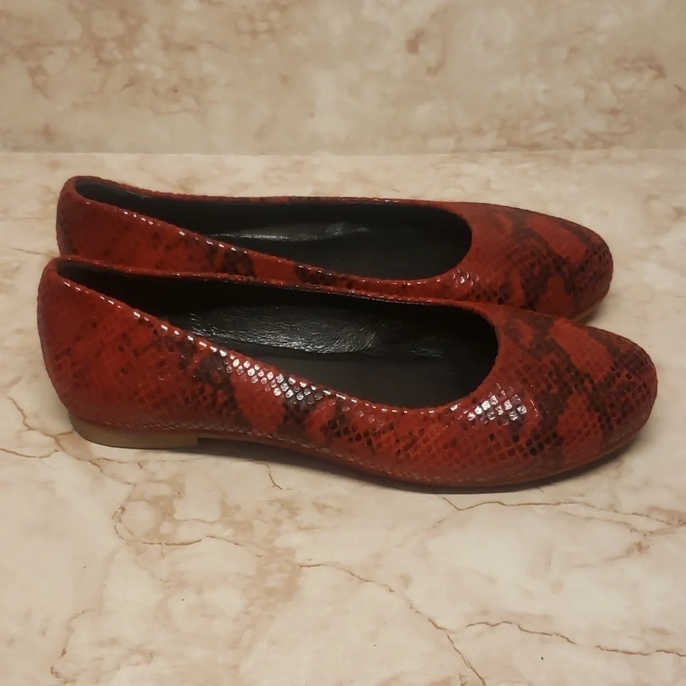 Artemis red animal print flat loafers women's shoes size 37